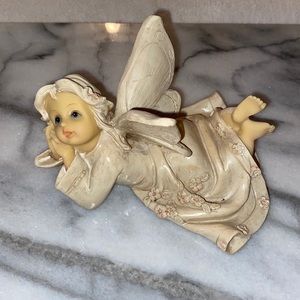 Angel figurine
